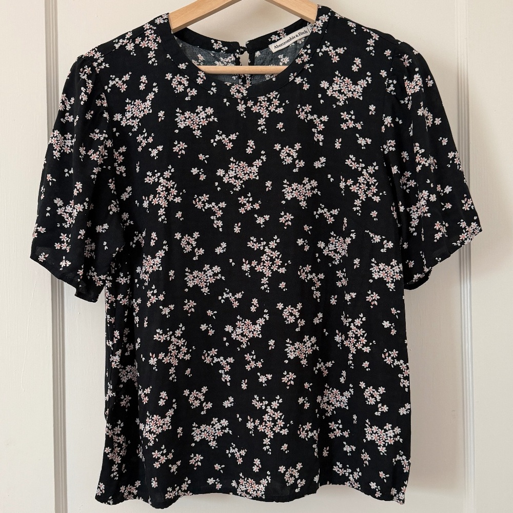 Abercrombie & Fitch Black Ditsy Floral Short Sleeve Boxy Top‎ Size M Twee Preppy